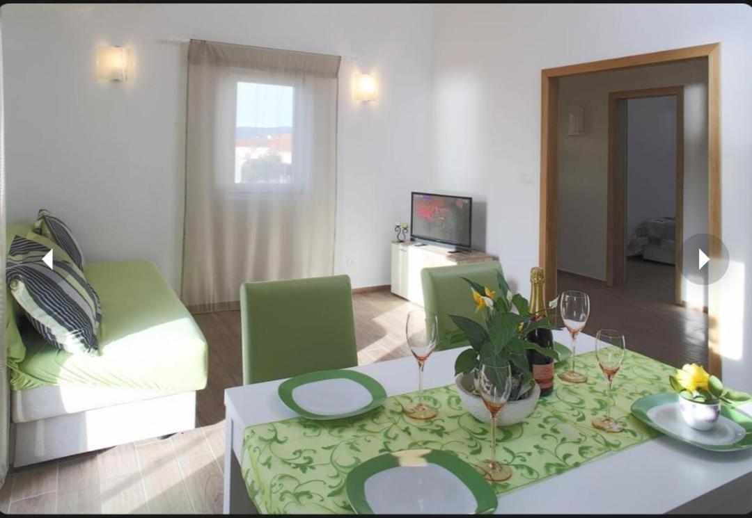 Apartman Zara Razanj Ngoại thất bức ảnh