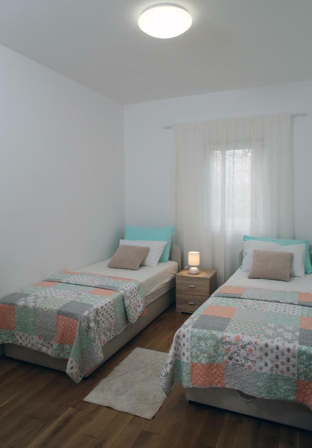 Apartman Zara Razanj Ngoại thất bức ảnh